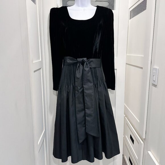 Vintage Prom Dress 80's 90's Witchy Goth Vamp Black Velvet Micro Pleated - Picture 1 of 9